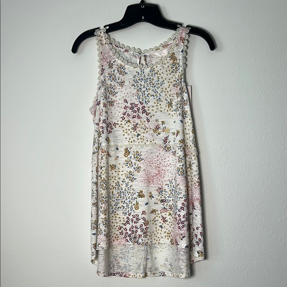 LC Lauren Conrad Tops - LC Lauren Conrad Floral Tank Top‎